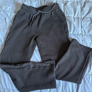 Aritzia Black Sweatfleece Joggers